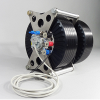 EMRAX 228    馬達(dá) 228 (109KW | 230NM)兩個電機(jī)可以堆疊在一起，以實現(xiàn)雙倍的功率/扭矩。